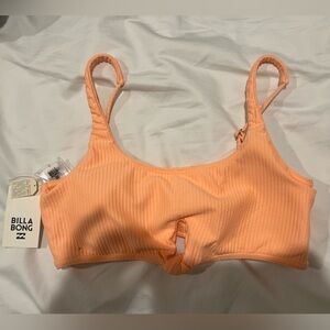 NWT Billabong bikini top